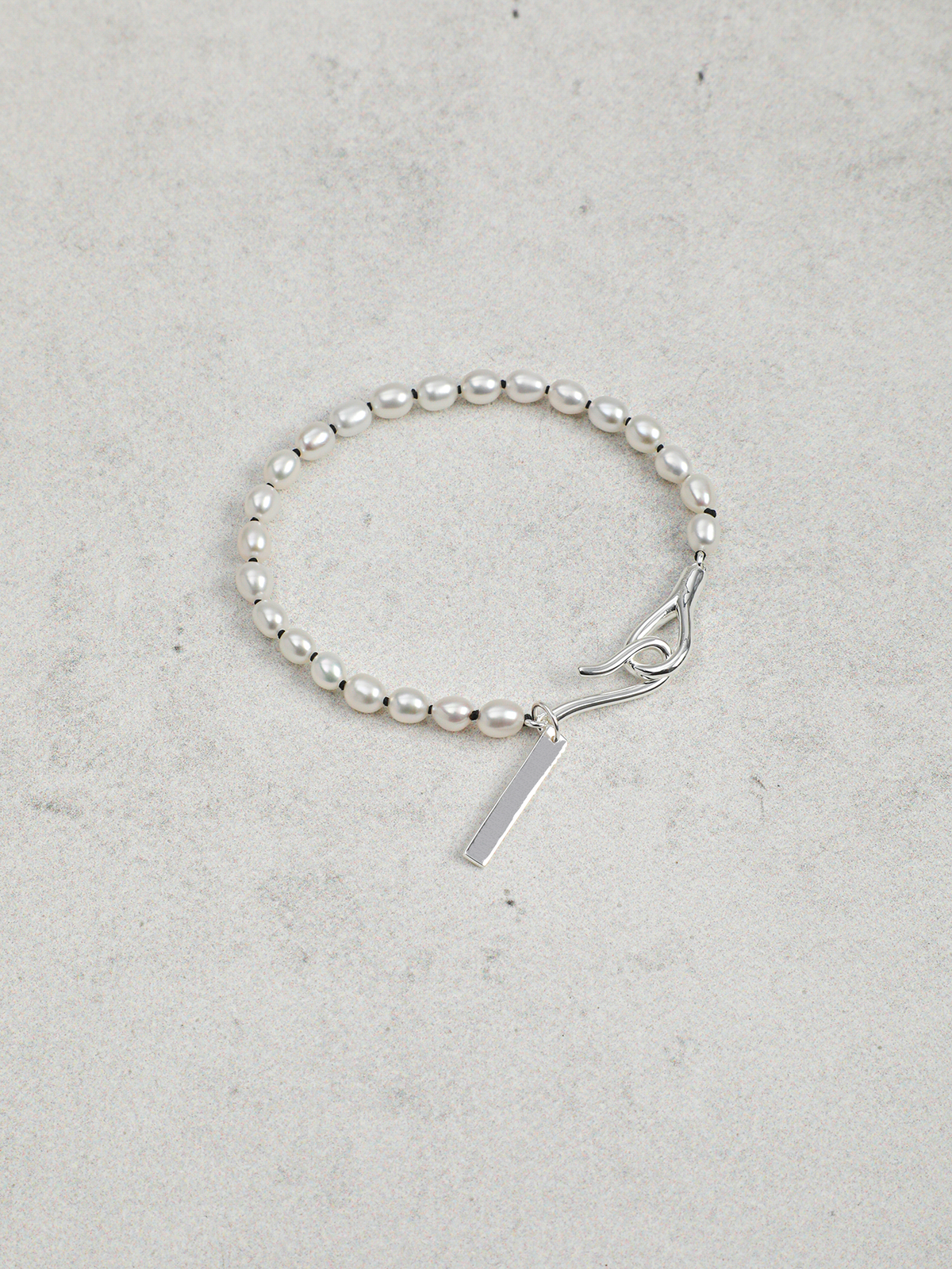 Aurora Seed · Flawless Pearl & Silver Loop Bracelet