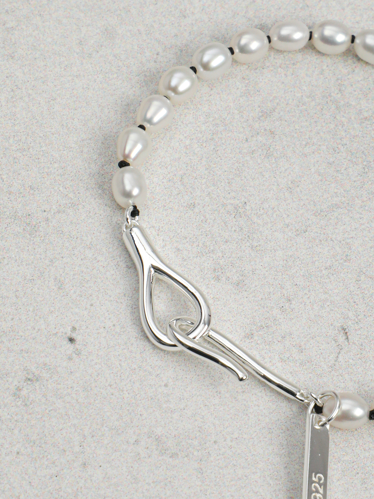 Aurora Seed · Flawless Pearl & Silver Loop Bracelet